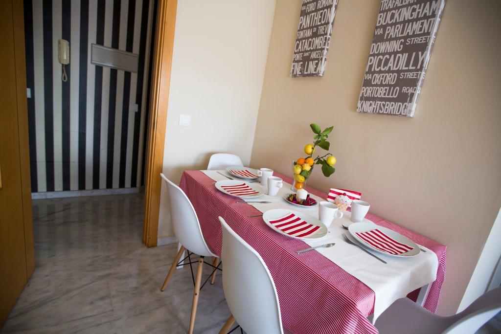 Ab Dominicum Apartamentos Малага Стая снимка