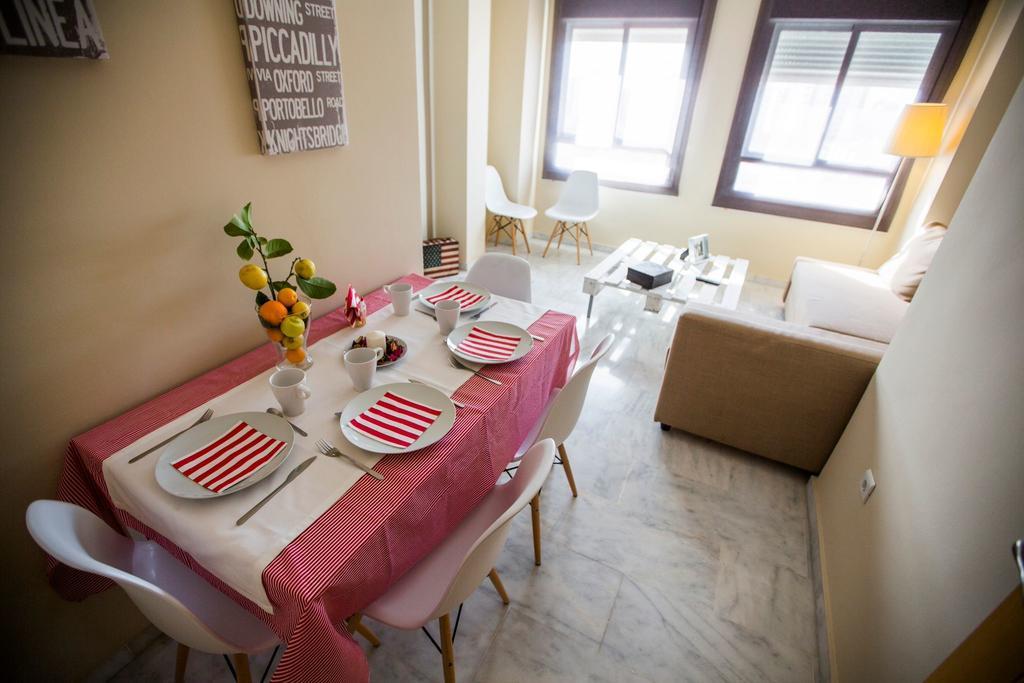 Ab Dominicum Apartamentos Малага Стая снимка